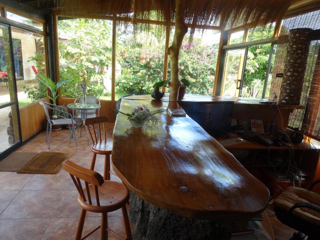 Hotel Atavai Hanga Roa Exterior photo