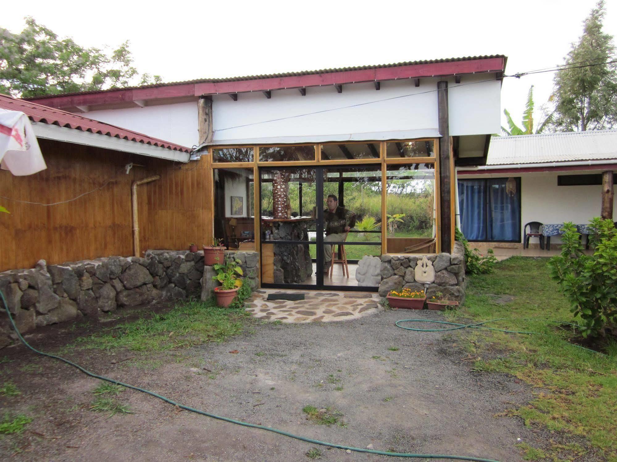 Hotel Atavai Hanga Roa Exterior photo