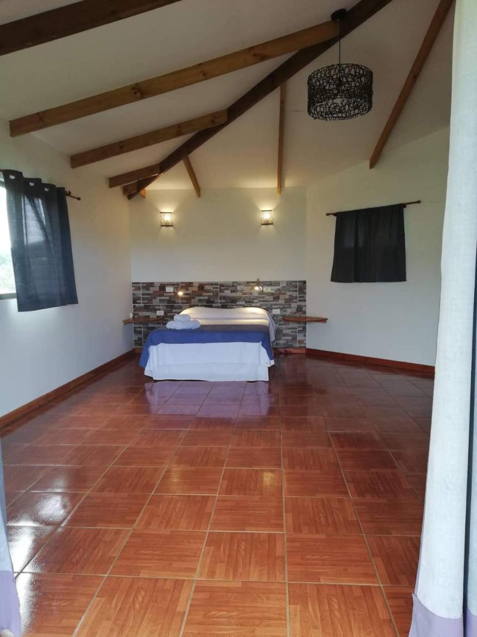 Hotel Atavai Hanga Roa Exterior photo